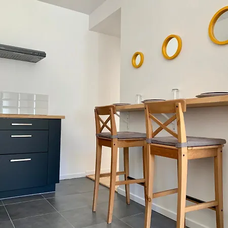 Voltaire - Centre Apartment